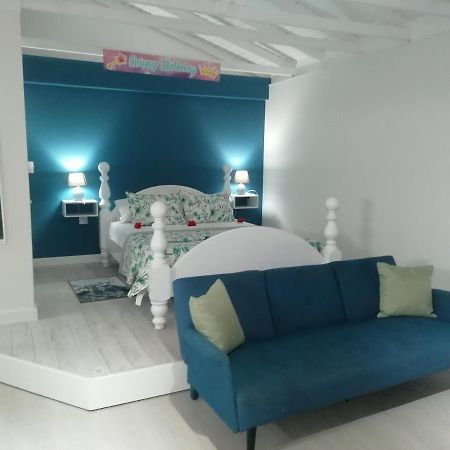 Casa Del Vega A Little Peace Of Heaven Hotel คาสทรีส ภายนอก รูปภาพ