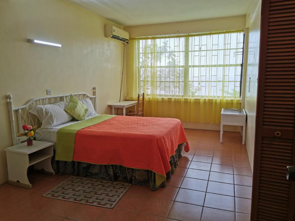 Casa Del Vega A Little Peace Of Heaven Hotel คาสทรีส ภายนอก รูปภาพ
