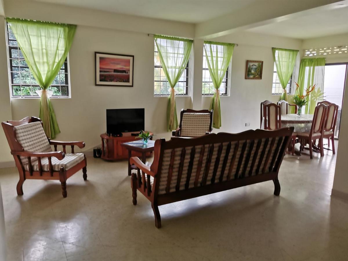 Casa Del Vega A Little Peace Of Heaven Hotel คาสทรีส ภายนอก รูปภาพ