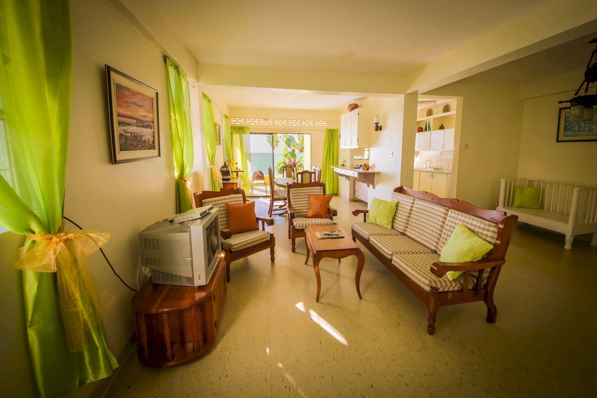 Casa Del Vega A Little Peace Of Heaven Hotel คาสทรีส ภายนอก รูปภาพ