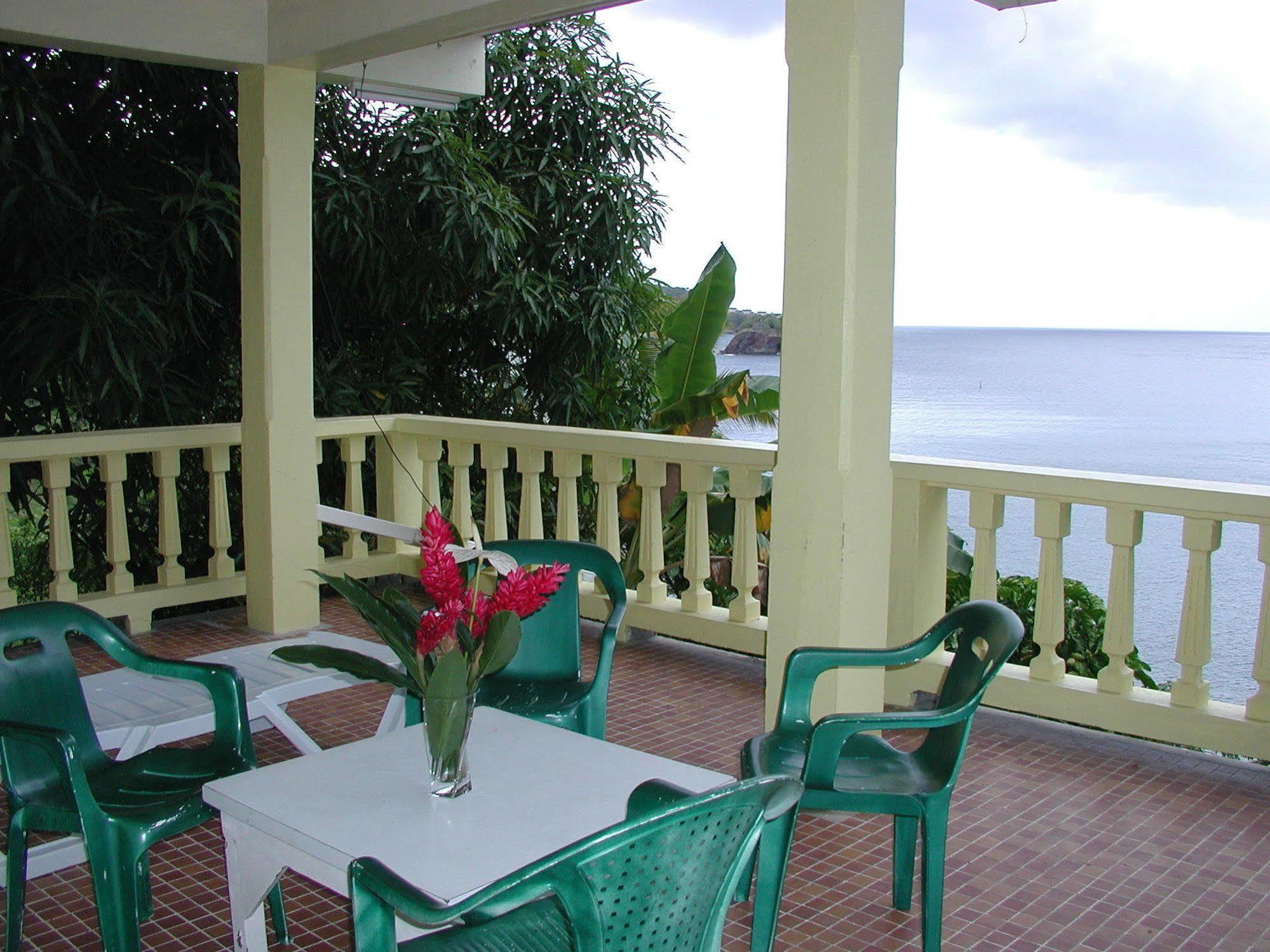 Casa Del Vega A Little Peace Of Heaven Hotel คาสทรีส ภายนอก รูปภาพ